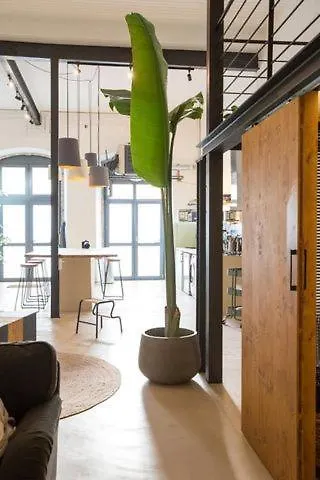 Apartment Industrial Loft In Front Of Santa Apolonia